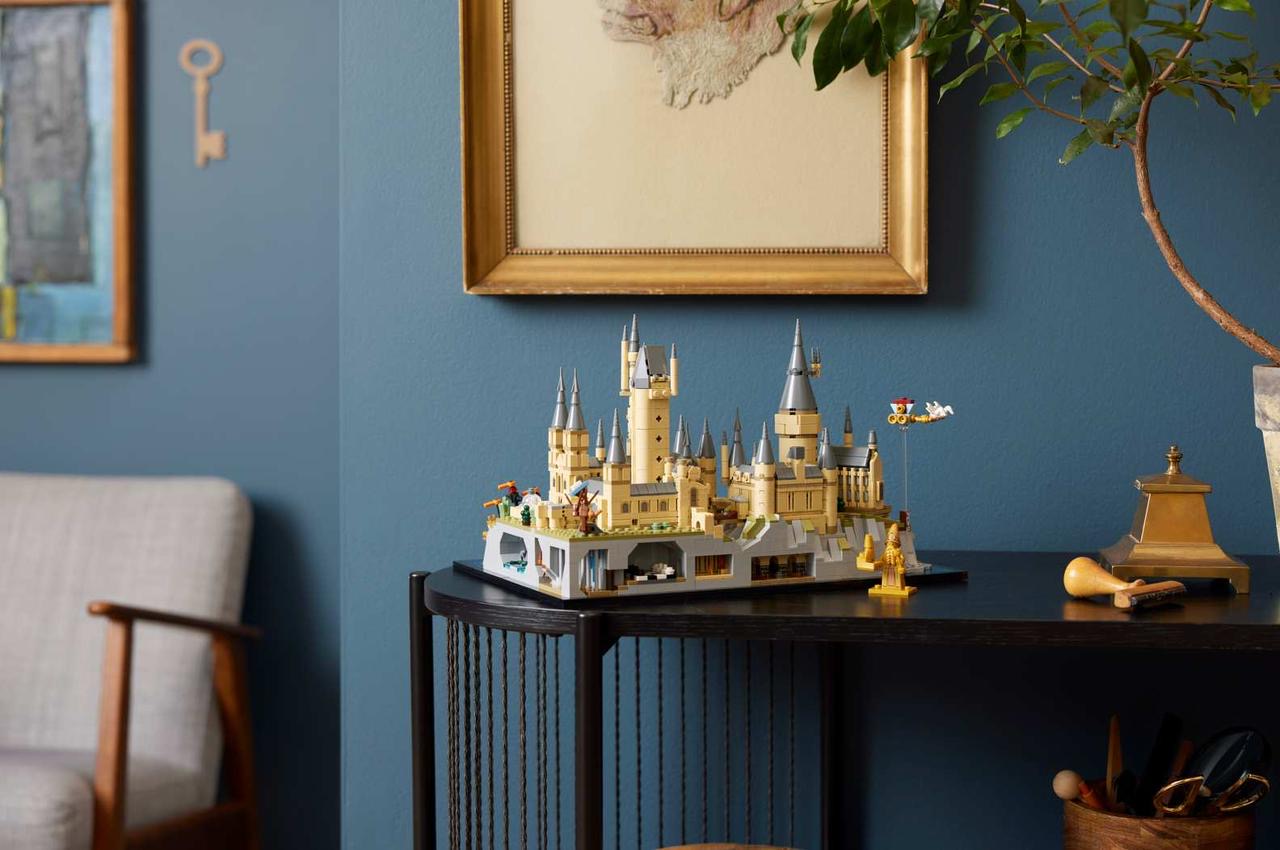 Hogwarts Castle and Grounds Brick Set
