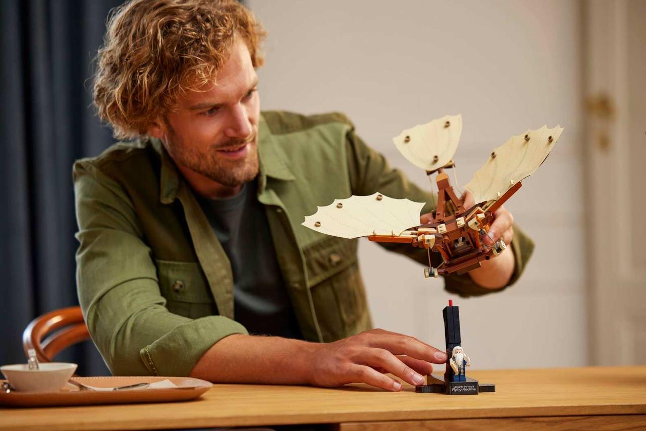 Leonardo da Vinci's Flying Machine Brick Set
