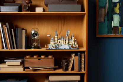 Hogwarts Castle and Grounds Brick Set
