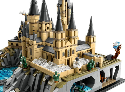 Hogwarts Castle and Grounds Brick Set