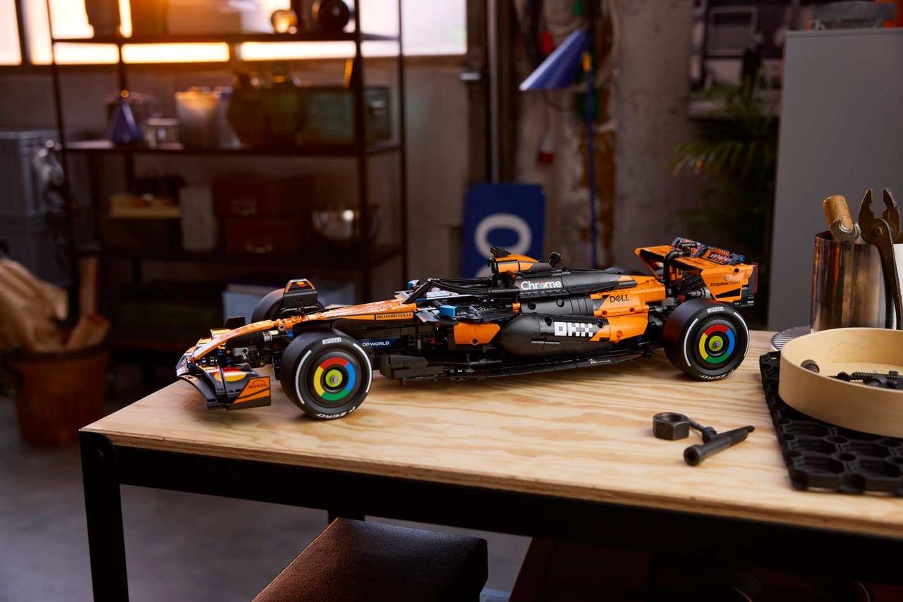 Technic McLaren Formula 1 Race Car MCL60