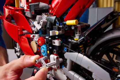 Technic Ducati Panigale V4 R